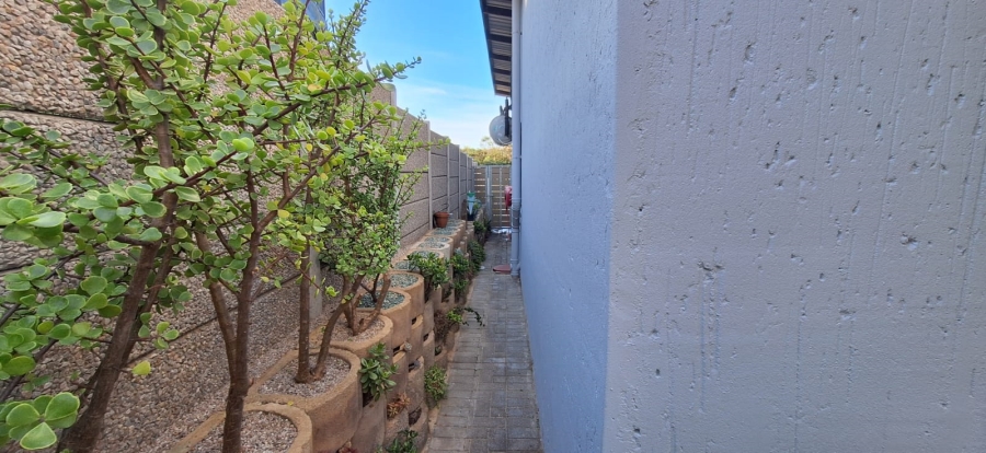 2 Bedroom Property for Sale in Island View Western Cape